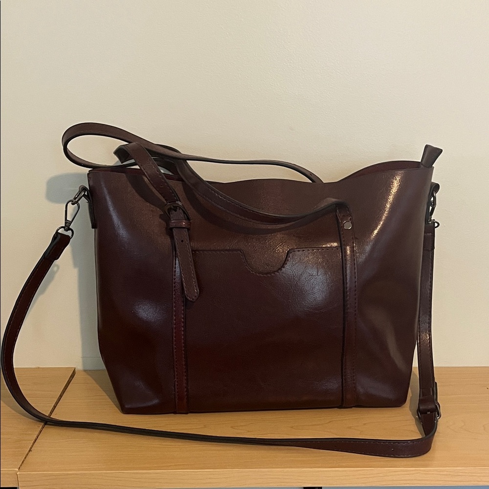 Sophisticated Dark Brown Leather Shoulder Bag